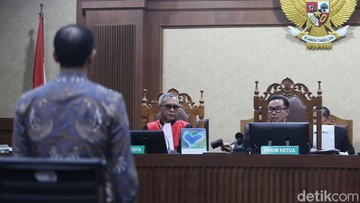 Hakim Sebut Google Pihak yang Diuntungkan di Proyek Chromebook Nadiem