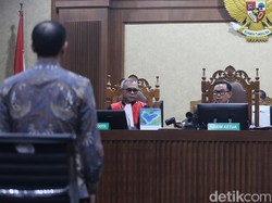 Hakim Sebut Google Pihak yang Diuntungkan di Proyek Chromebook Nadiem