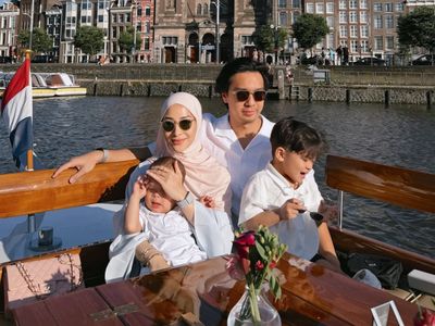 Modis dan Santun, Intip Potret Nikita Willy Berhijab Saat Liburan ke Eropa