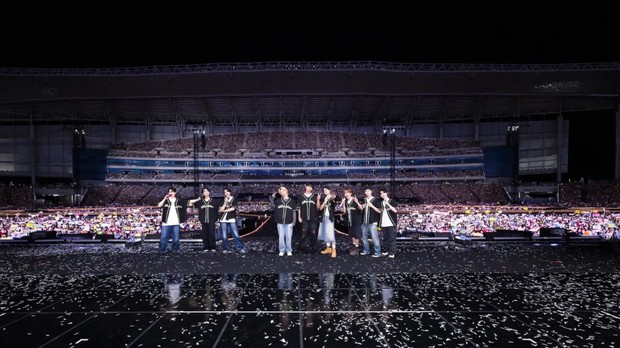 SEVENTEEN sukses mengadakan fan meeting 'Carat Land' yang menjadi akhir aktivitas grup di tahun 2026.