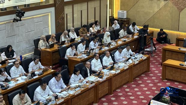 Rapat Kerja Komisi IX DPR RI Dengan Menteri P2MI/BP2MI, Selasa (30/6/2026). (CNBC Indonesia/Elga Nurmutia)