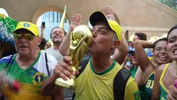 Video Suporter Brasil Berpesta Seusai Kemenangan vs Jepang