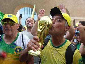 Video Suporter Brasil Berpesta Seusai Kemenangan vs Jepang