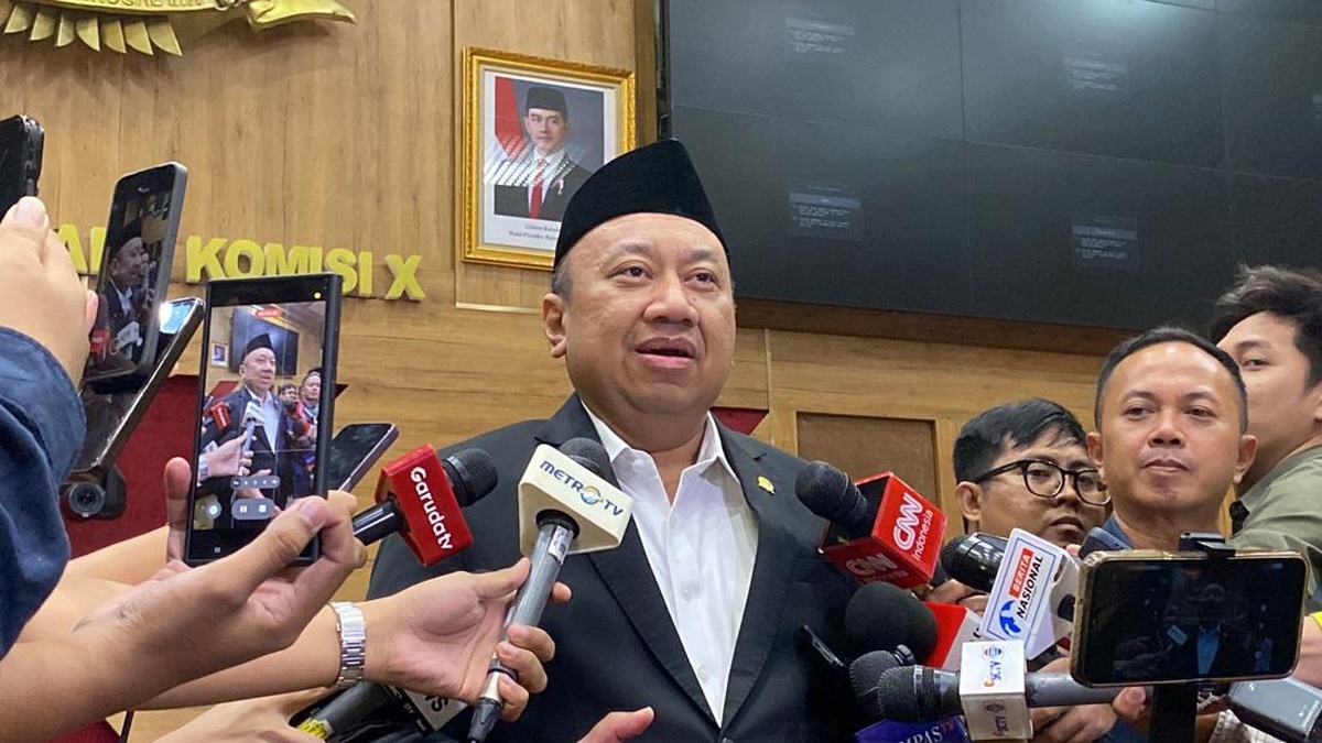Komisi X DPR Desak Evaluasi SOP MBG Usai Ratusan Santri Sidoarjo Keracunan