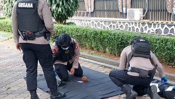 Benda Diduga Mortir Ditemukan di Anjungan TMII, Gegana Evakuasi