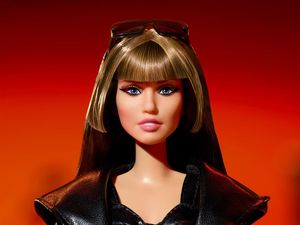 Mattel Rilis Barbie Miley Cyrus, Terinspirasi Gaya Ikonik di Video Musik