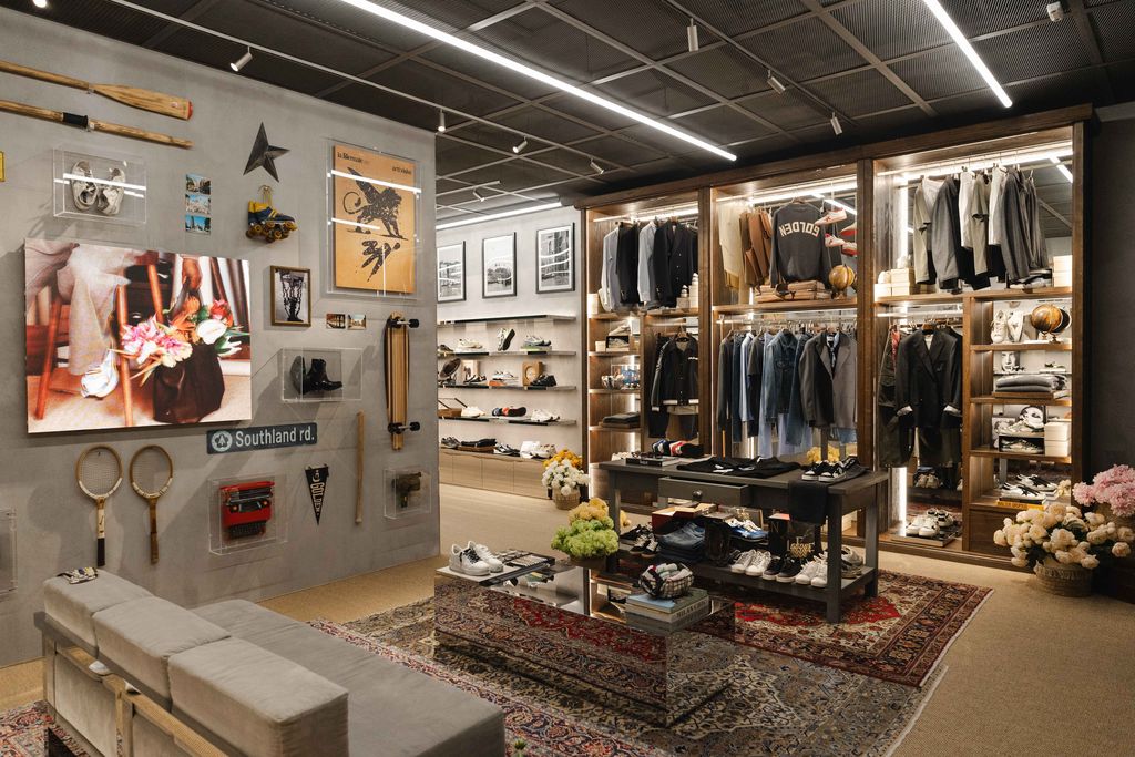 Brand Luxury Italia Golden Goose Buka Gerai Pertama di Indonesia, Hadirkan Konsep Fioreria Golden