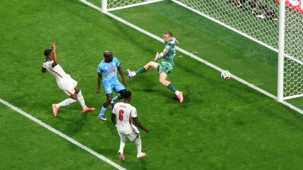 Soccer Football - FIFA World Cup 2026 - Round of 32 - England v DR Congo - Atlanta Stadium, Atlanta, Georgia, U.S. - July 1, 2026 DR Congo's Yoane Wissa shoots at goal and hits the post REUTERS/Siphiwe Sibeko