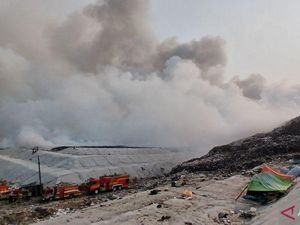 KLH Pantau Kebakaran TPA Jatiwaringin, Kualitas Udara di Kategori Berbahaya