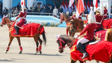 Parade Spektakuler HUT Bhayangkara ke-80