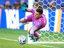 Kisah Kiper Timnas Paraguay Rela Jual Segalanya demi Anak