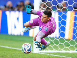 Kisah Kiper Timnas Paraguay Rela Jual Segalanya demi Anak