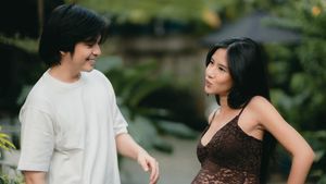 Shenina Cinnamon Pamer Baby Bump yang Makin Besar, Seksi Pakai Tank Top Lace
