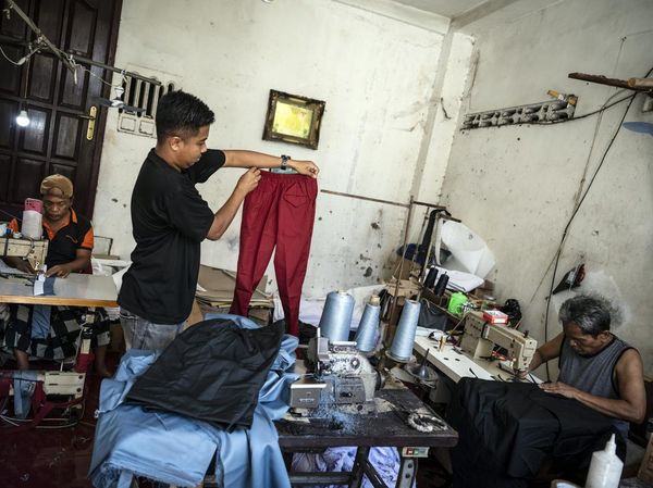 Pesanan Membludak! Konveksi Seragam Sekolah di Semarang Kebanjiran Order