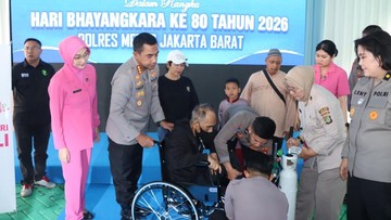 504 Warga Ikuti Bakti Kesehatan Polres Jakbar di Hari Bhayangkara Ke-80