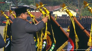 Video: Prabowo Beri Tanda Kehormatan Nugraha Sakanti ke 11 Satker Polri