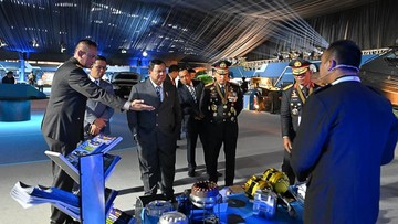 Prabowo-Kapolri Tinjau Pameran Bhayangkara, Cek Inovasi Buatan Anak Bangsa