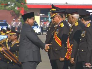 Video Prabowo Beri Pangkat Kehormatan ke 3 Purnawirawan Polri: Sidarto Danusubroto-Ruki