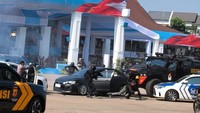 Video: Polri Tampilkan Atraksi Baku Tembak Kejar-Tangkap Pelaku Kejahatan
