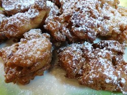 Resep Camilan: Bakwan Apel Renyah