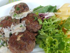 Resep Daging: Bola Daging Keju Saus Jamur