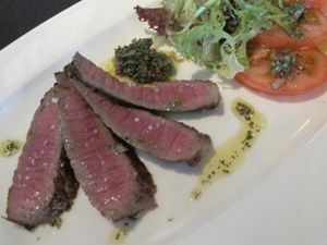 Resep Daging: Pan-seared Australian Beef with Chimicurri Sauce