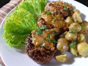 Resep Daging: Salisbury Steak with Onion Sauce