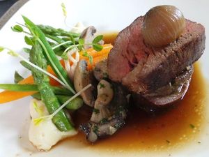 Resep Daging: Wagyu Beef Tenderloin and Creamy Potatoes