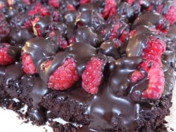 Resep Kue: Cake Cokelat Lapis Raspberry