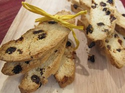 Resep Kue: Cinnamon & Raisin Biscotti
