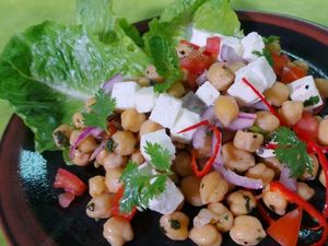 Resep Salad: Chickpea Salad with Tomatoes