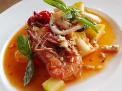 Resep Salad: Exotic Seafood Fruit Salad