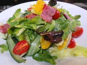 Resep Salad: Salad Jeruk Daging Asap