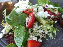 Resep Salad: Strawberry and Feta Cheese Salad