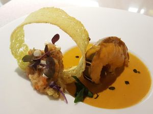 Resep Seafood : Poached Bamboo Lobster in Spicy Curry Gravy