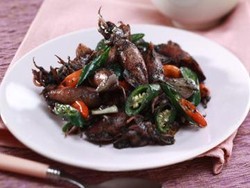 Resep Seafood: Ungkep Cumi Cabai Hijau