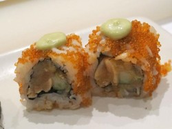 Resep Sushi: Spicy Salmon Roll
