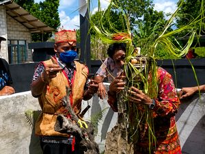 Leluhur Dayak Belajar dari Alam, Sekolah Adat Meneruskan ke Generasi Sekarang
