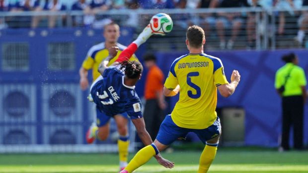 Soccer Football - FIFA World Cup 2026 - Round of 32 - France v Sweden - New York New Jersey Stadium, East Rutherford, New Jersey, U.S. - June 30, 2026 France's Michael Olise shoots at goal IMAGN IMAGES via Reuters/Caean Couto
