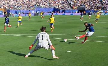 Mbappe Bawa Prancis Ungguli Swedia 1-0 di Babak Pertama