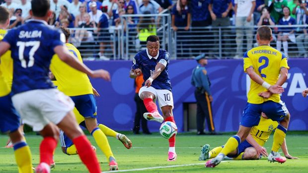 Soccer Football - FIFA World Cup 2026 - Round of 32 - France v Sweden - New York New Jersey Stadium, East Rutherford, New Jersey, U.S. - June 30, 2026 France's Kylian Mbappe scores their first goal REUTERS/Mike Segar