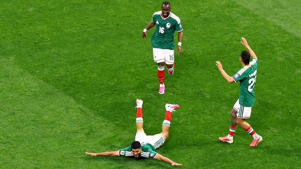Soccer Football - FIFA World Cup 2026 - Round of 32 - Mexico v Ecuador - Estadio Azteca, Mexico City, Mexico - June 30, 2026 Mexico's Julian Quinones celebrates scoring their first goal REUTERS/Raquel Cunha     TPX IMAGES OF THE DAY