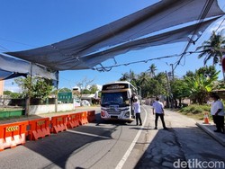 TPR Parangtritis Hanya Tarik Tiket Bus, Motor-Mobil di Gang Masuk Pantai
