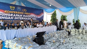 BNN Bongkar 3,37 Ton Narkotika Jaringan Internasional di Gudang Gresik