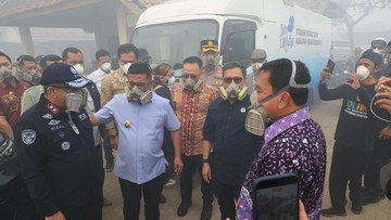 Andra Soni Kunjungi TPA Jatiwaringin, Sebut Penanganan Kebakaran Berjalan Baik