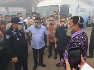 Andra Soni Kunjungi TPA Jatiwaringin, Sebut Penanganan Kebakaran Berjalan Baik