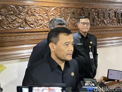 Luthfi Mau Jalan Rusak Diperbaiki Sebelum Viral, Siapkan Rp 200 M