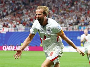 Harry Kane sang Wonderwall