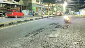 Ironi Jalan Rusak di Parepare Baru Ditambal Usai Pemotor Wanita Tewas