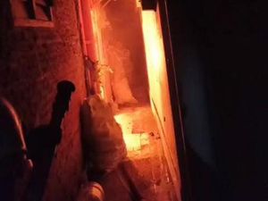 Rumah di Jagir Sidomukti Surabaya Terbakar, Api dari Puntung Rokok